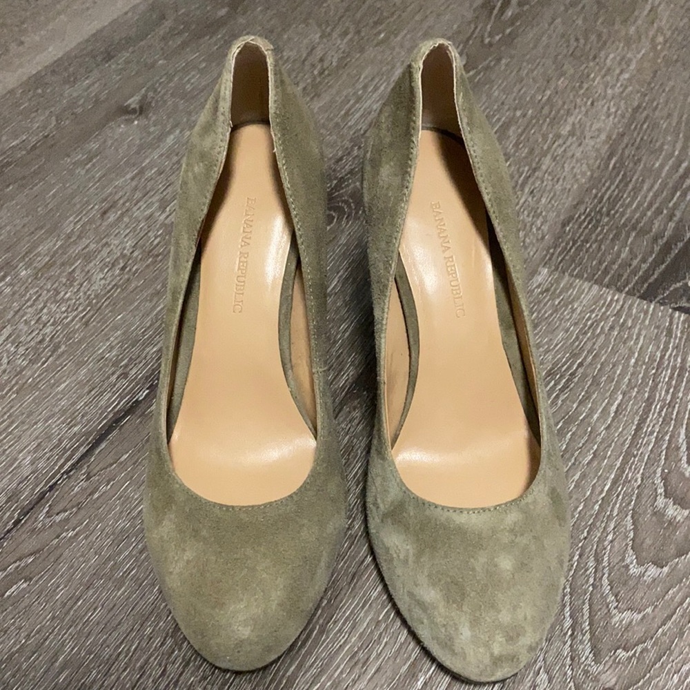 Olive green suede pumps